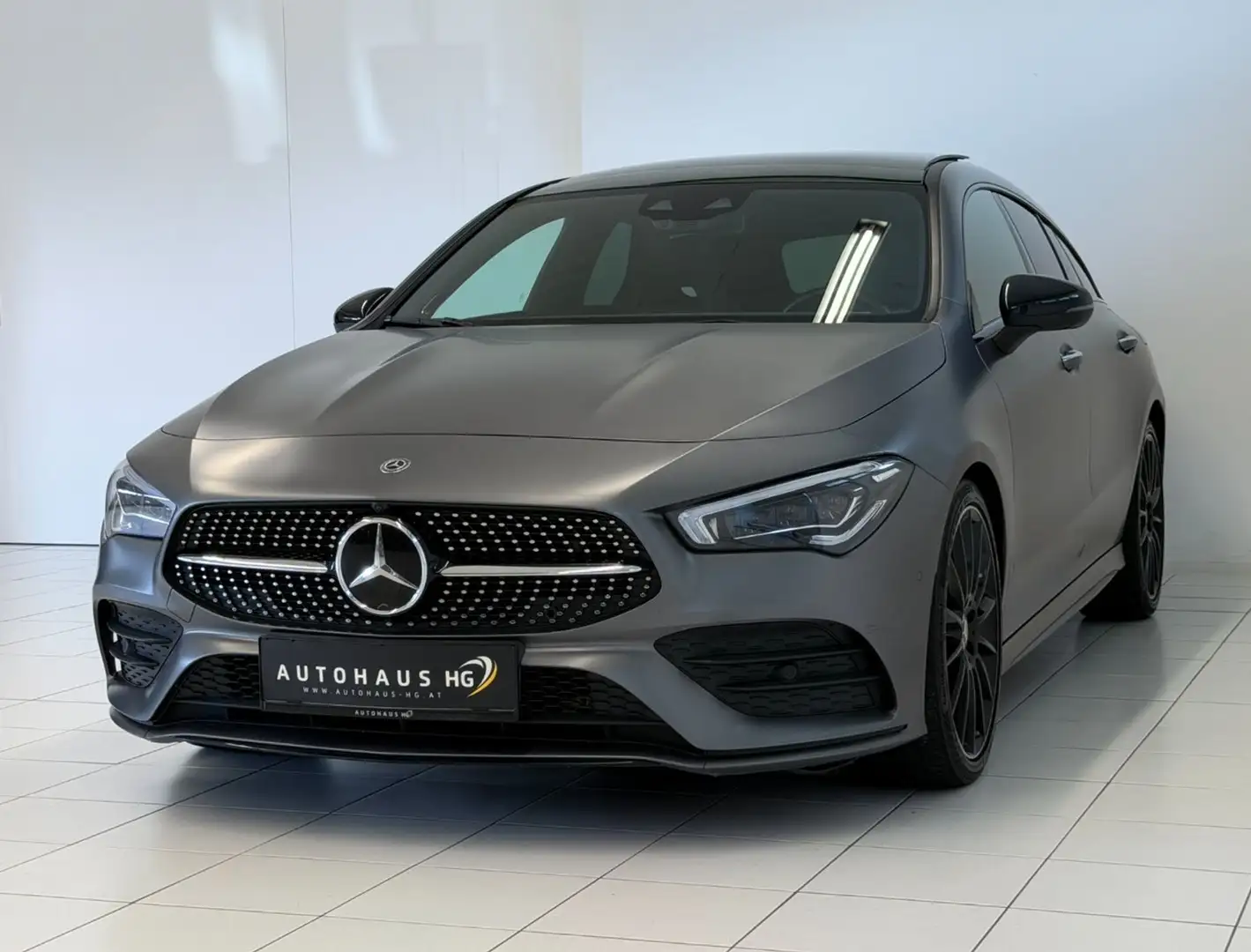Mercedes-Benz CLA 250 4MATIC Shooting Brake Aut.*AMG-LINE*1.BESITZ*PANO* Grau - 2