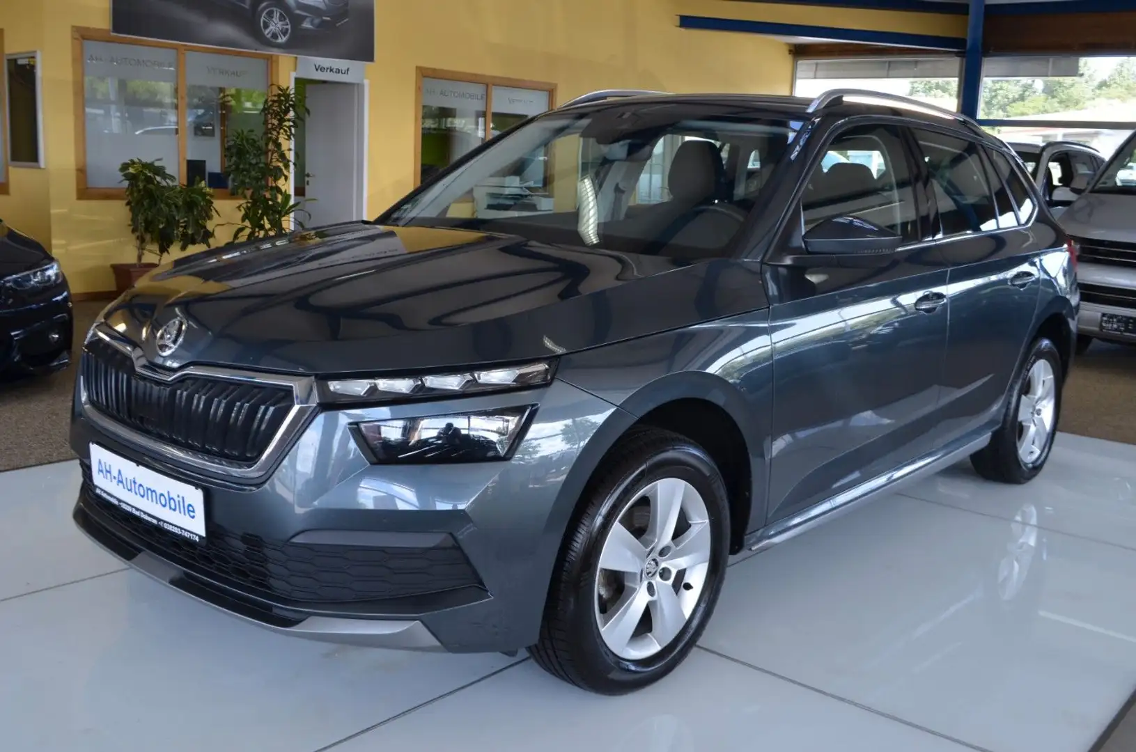 Skoda Kamiq Style AUTOMATIK / LED-SW / SPURHALTEAS. Grau - 1