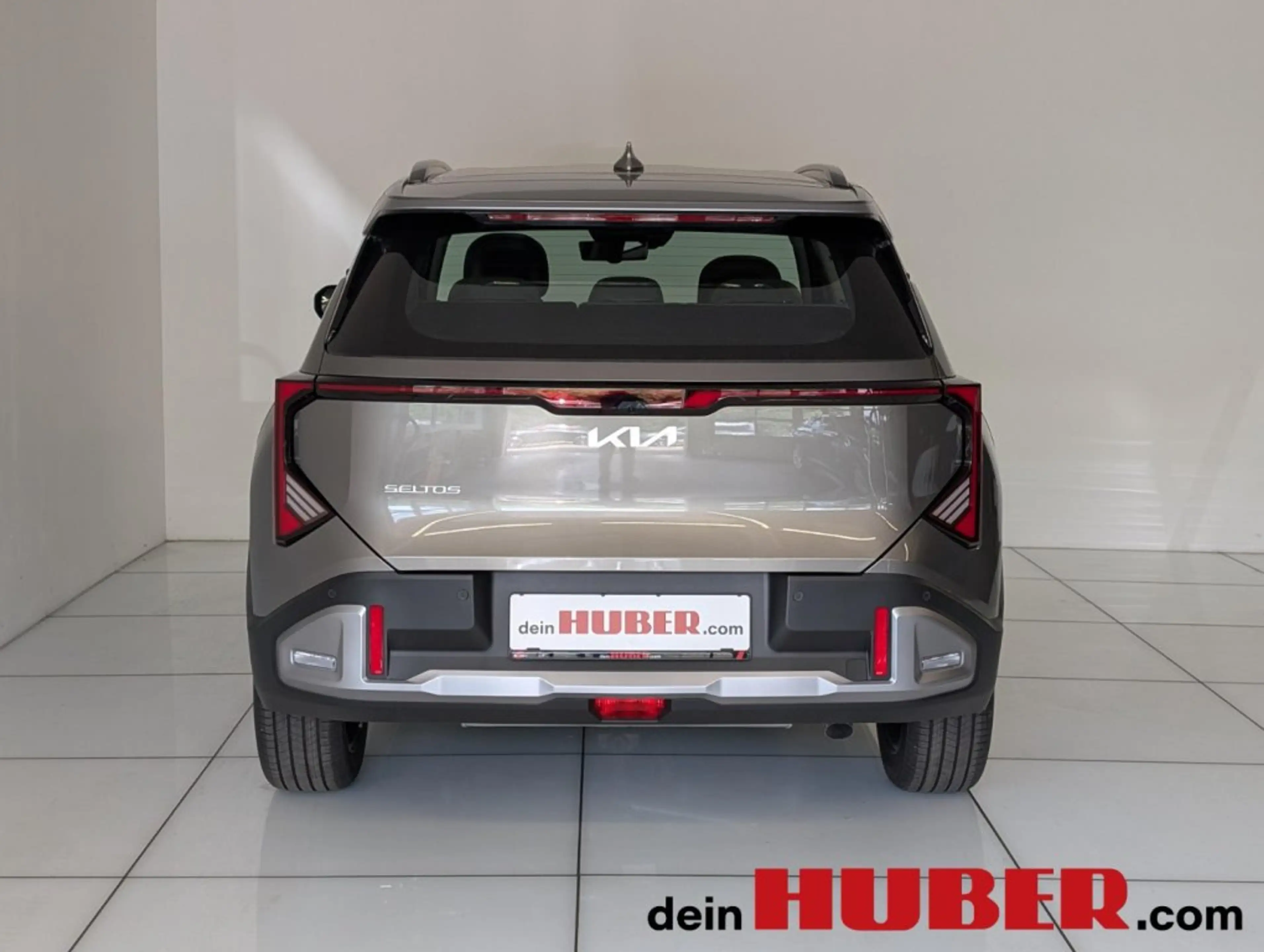 Kia Seltos SILBER 1.6 TGDI MT6/2WD 180 — photo 7