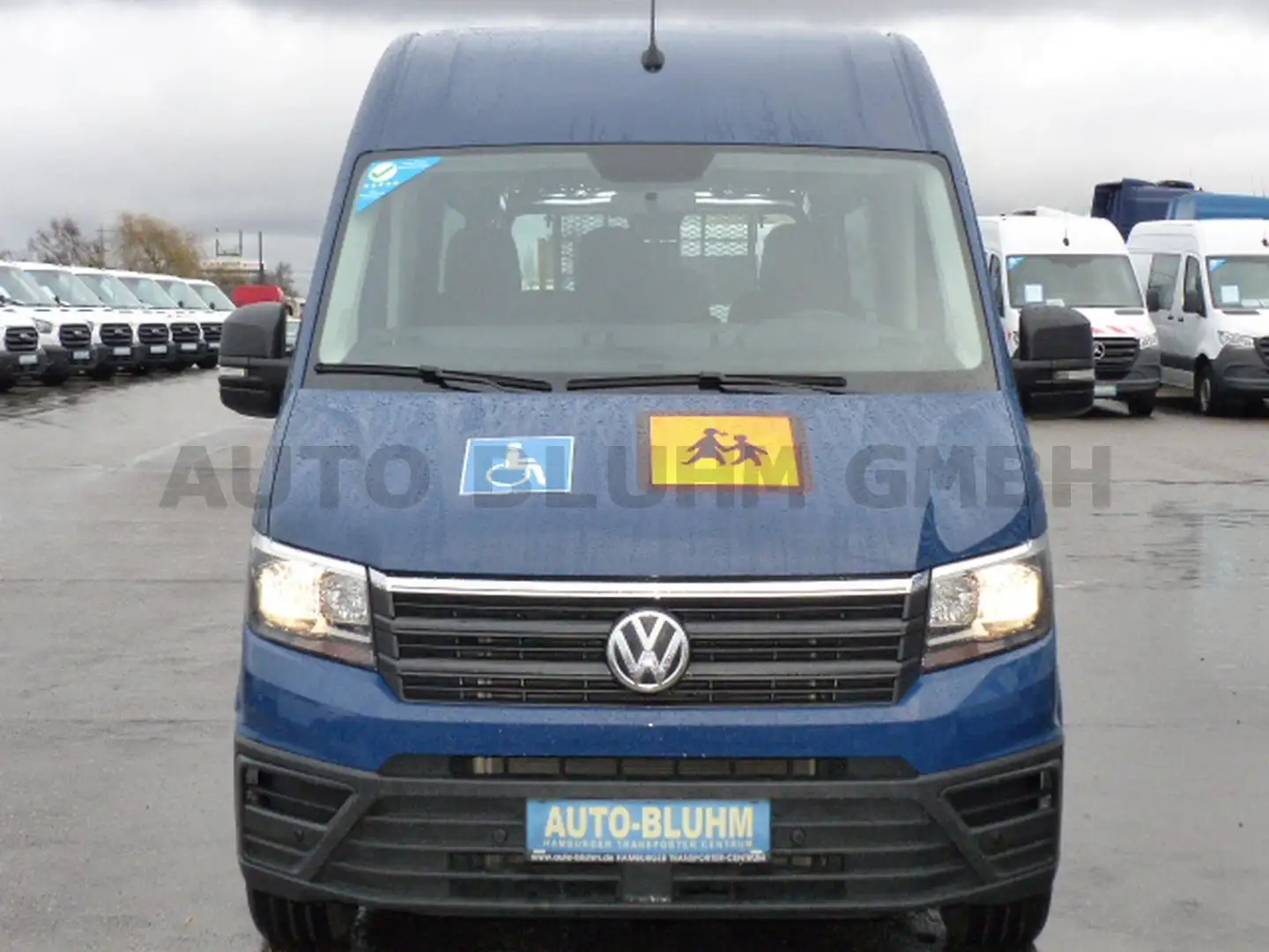 Volkswagen Crafter 35 TDI Rollstuhlbus L3H3 Lift AC Stdhzg Blau - 2