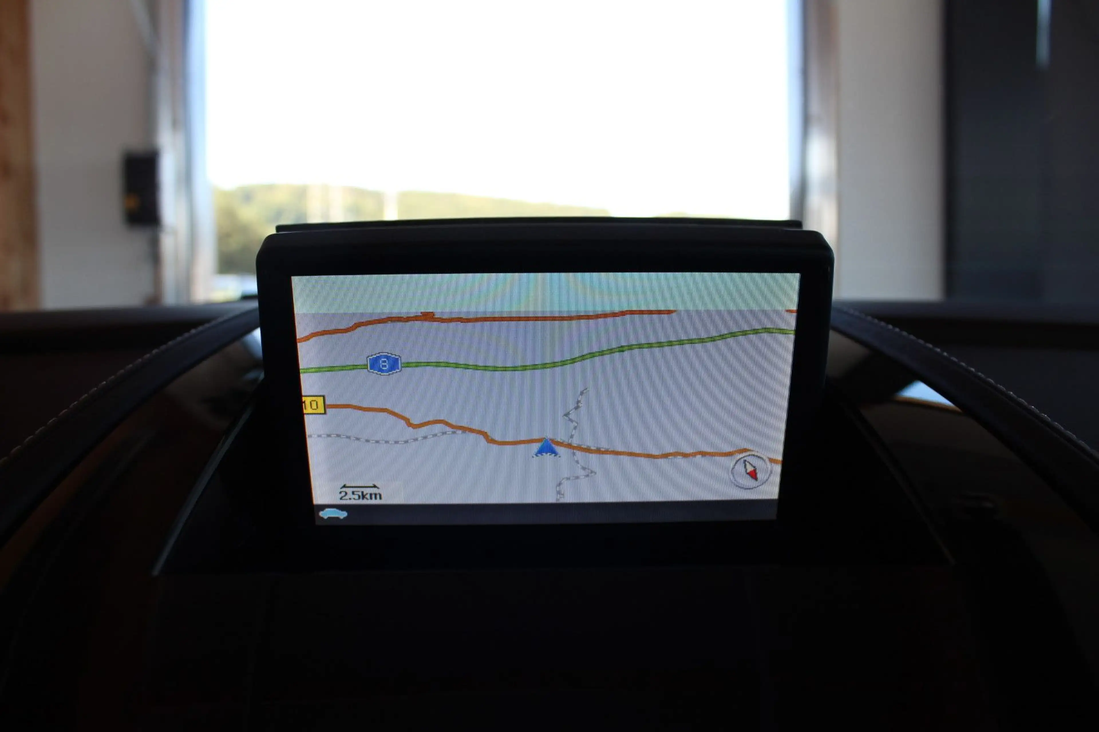 Aston Martin DB9 6.0 Touchtronic — photo 13