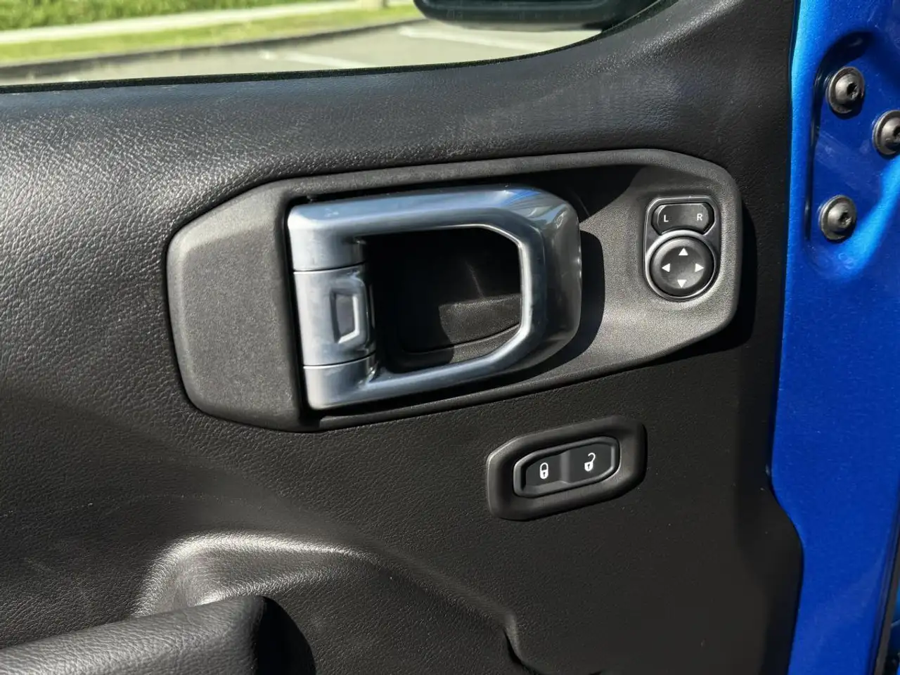 Jeep Wrangler снимка Jeep Wrangler