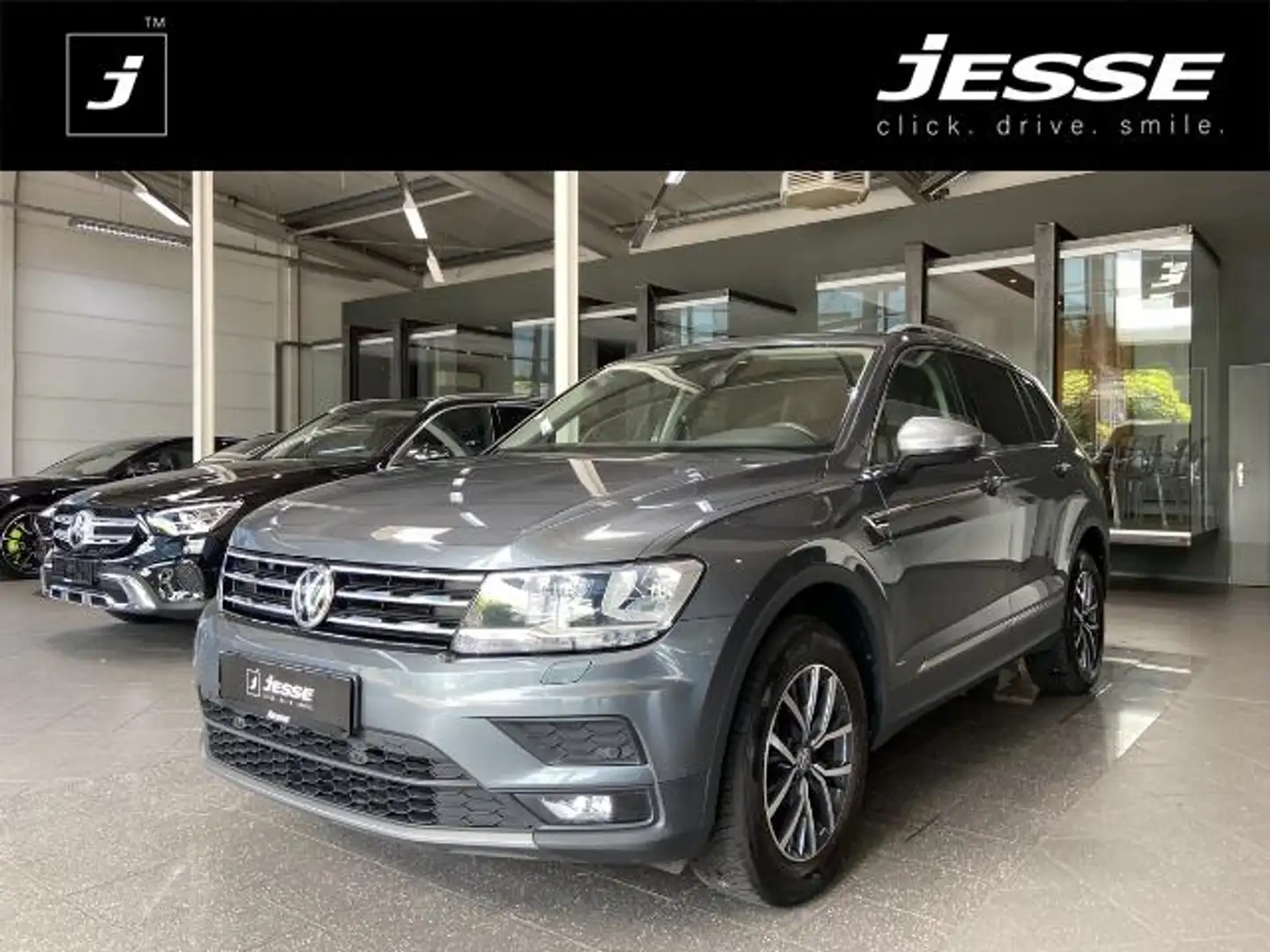Volkswagen Tiguan Allspace 1.5 TSI Comfortline 7Sitzer Navi AHK Grau - 1