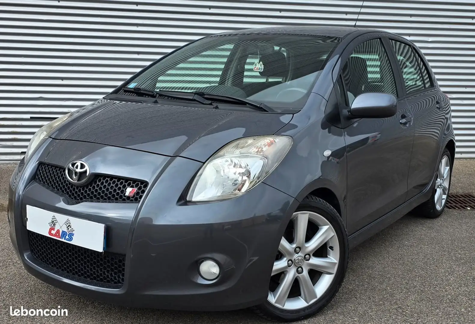 Toyota Yaris 1.8 VVT-i TS Gris - 1