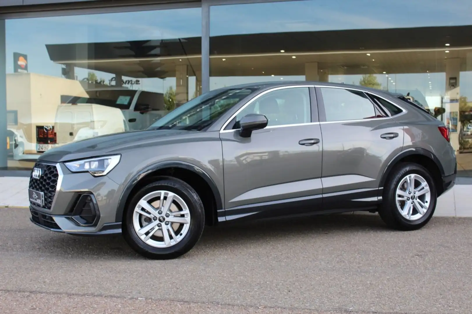 Audi Q3 35 TDI S line S tronic 110kW Gris - 2
