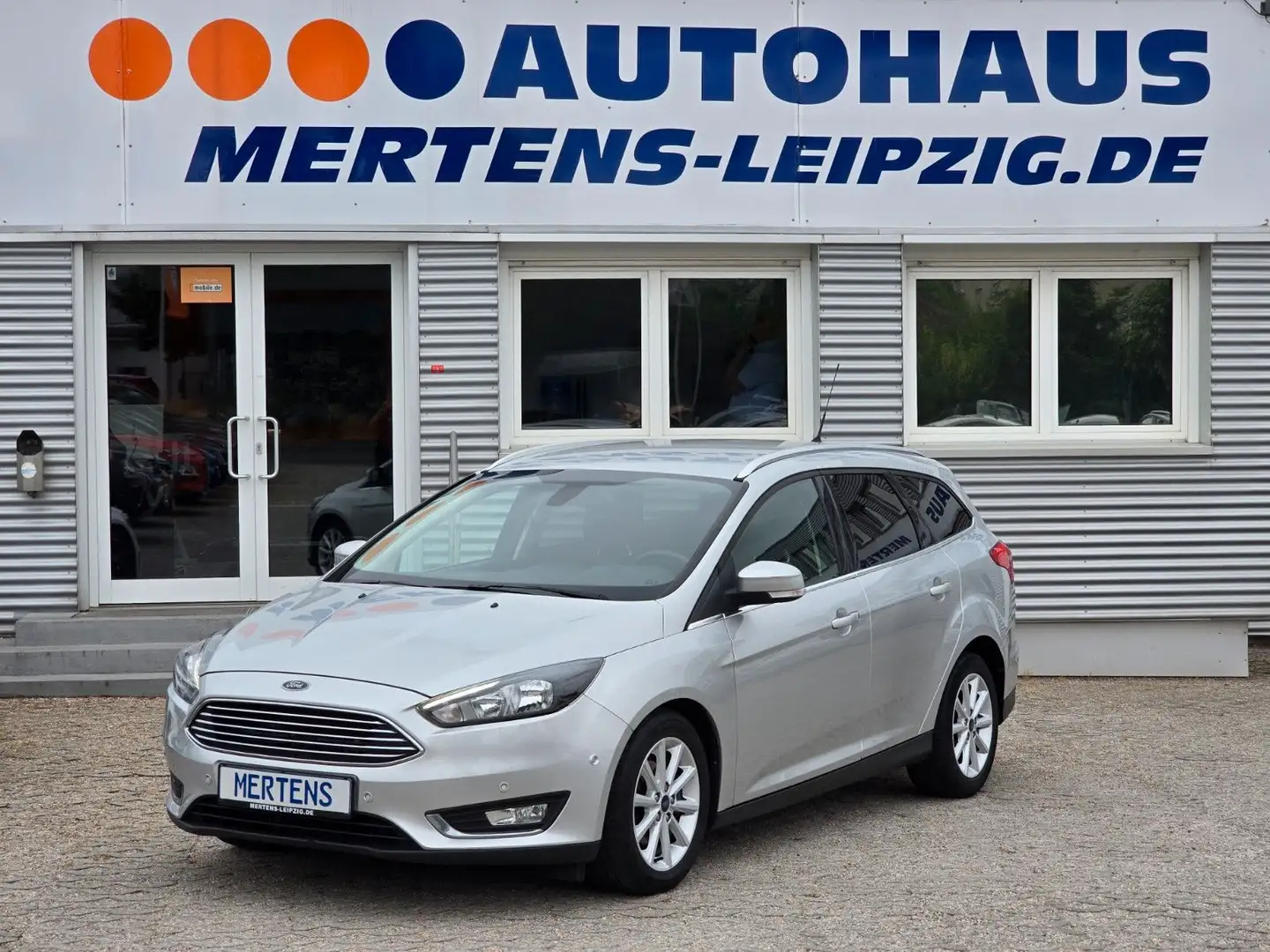 Ford Focus Turnier Titanium Aut. Navi Klima SHZ LRhz. Argento - 1