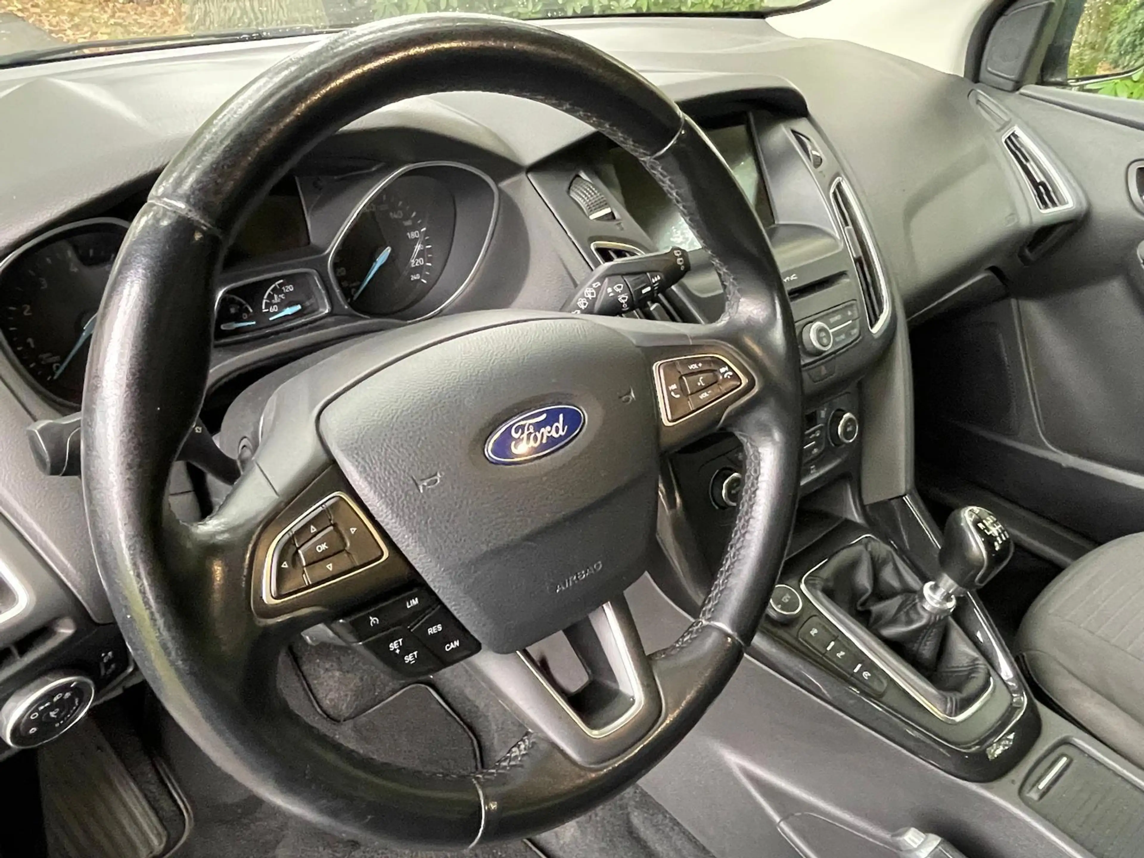 Ford Focus Wagon 1.5 Titanium — photo 15