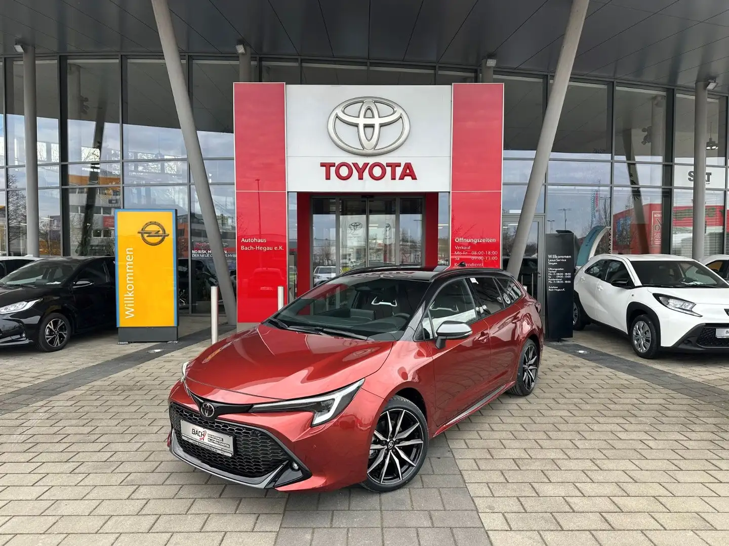 Toyota Corolla 2,0 Hybrid GR Sport Touring Sports Oranje - 1