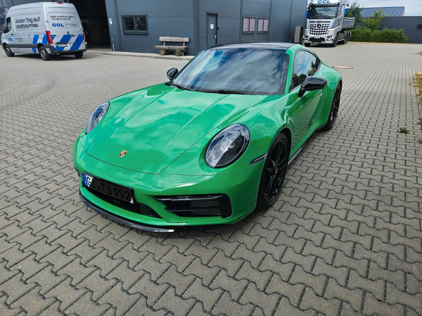 Porsche 992 Carrera 4 GTS Exclusiv *Voll* Verde - 2