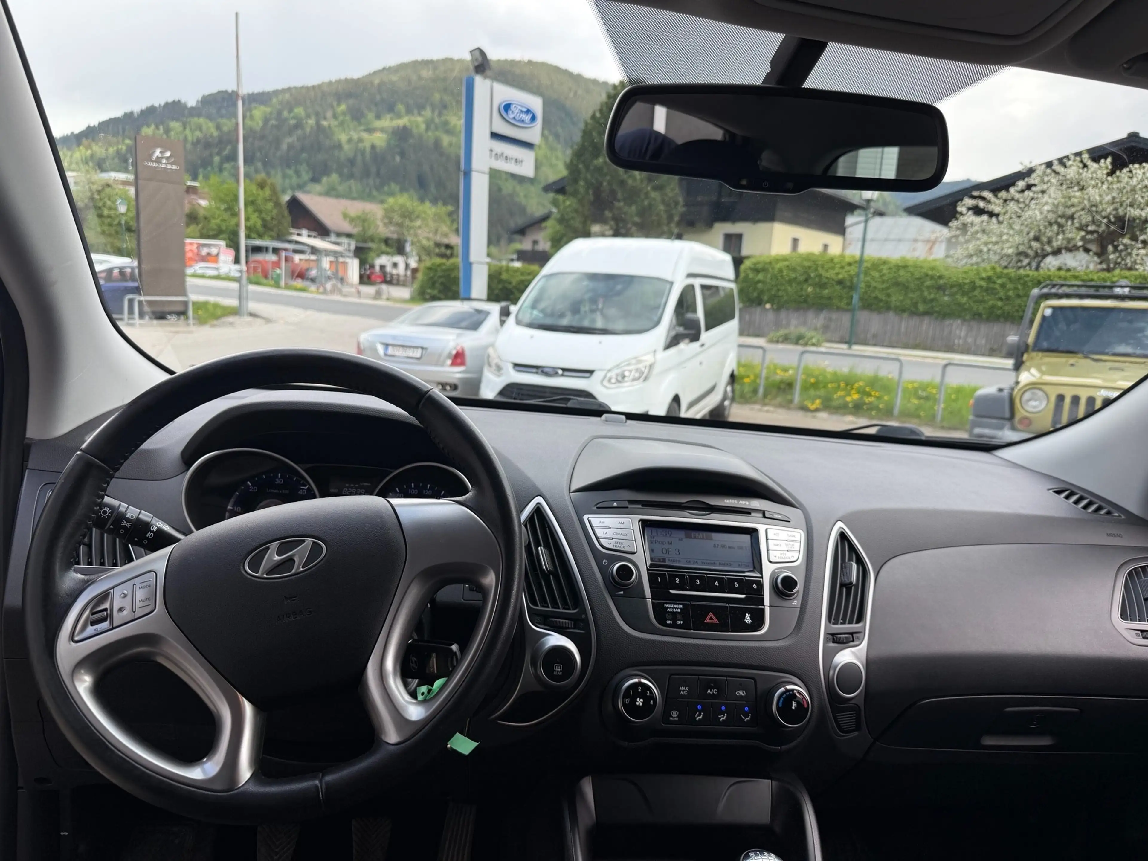 Hyundai iX35 2.0l Diesel 4x4 — photo 8