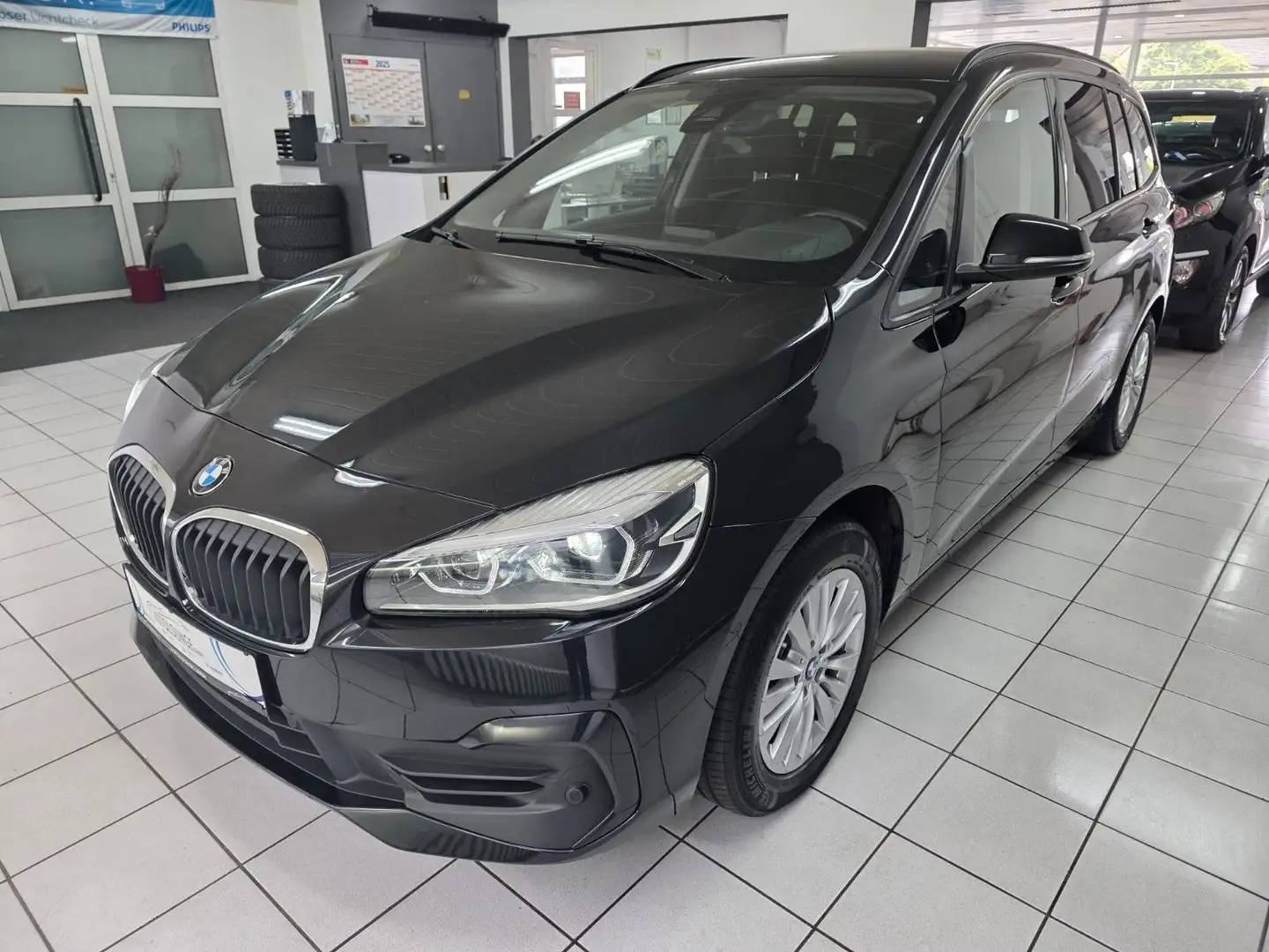 BMW 218 Advantage*7-Sitzer*NAVI*PDC*LED* Nero - 2