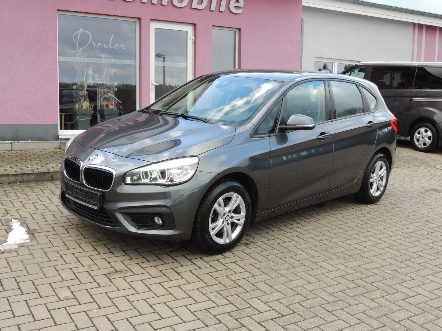 BMW 218 i Active Tourer Advantage Grau - 2