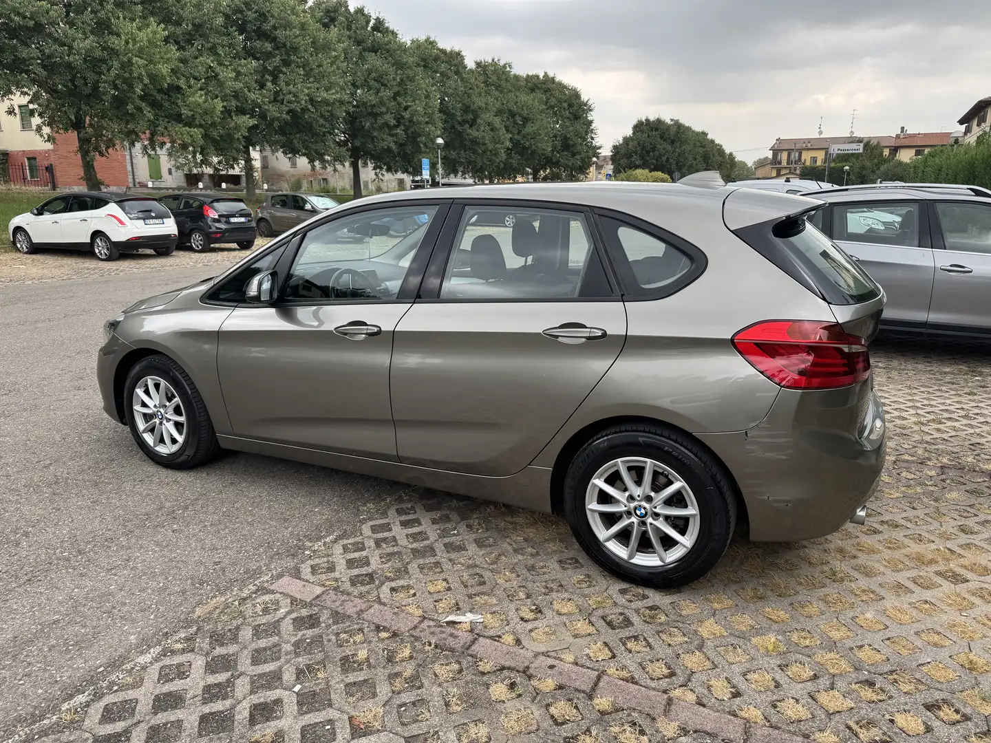 BMW 216 216d Active Tourer - 2