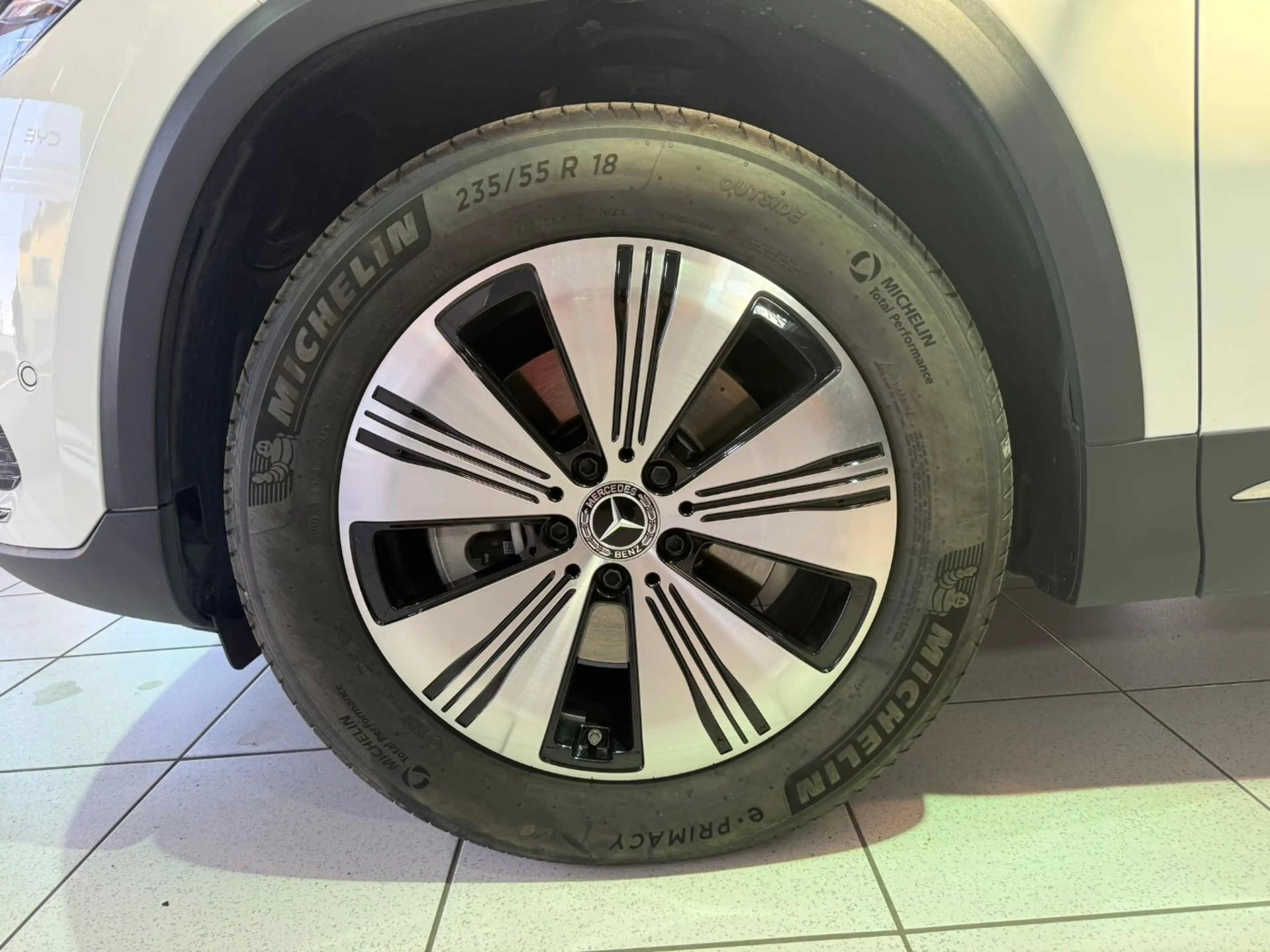 Mercedes-Benz EQA 250 + Progressive RKam Klima Shz Ambi eHeck — photo 8