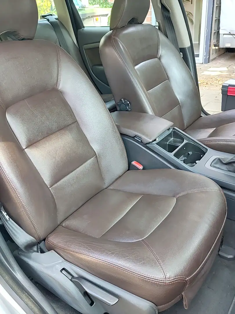 Volvo V70 Grijs - 1