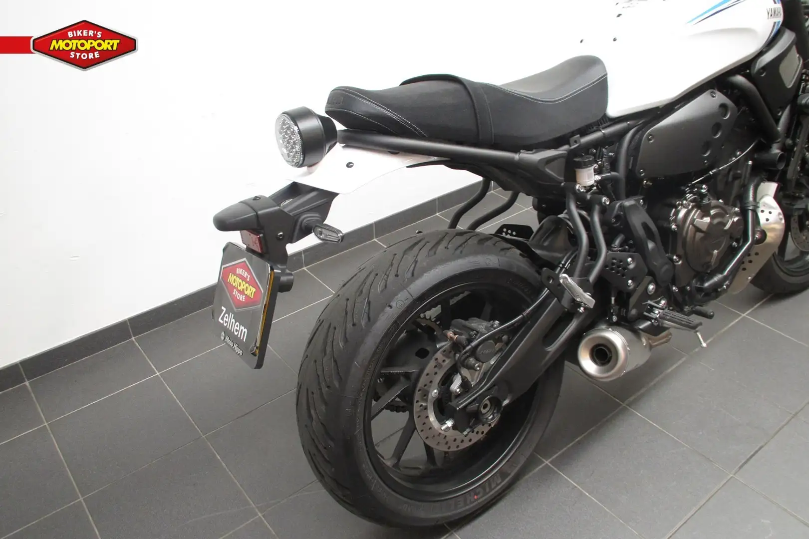Yamaha XSR 700 Wit - 2