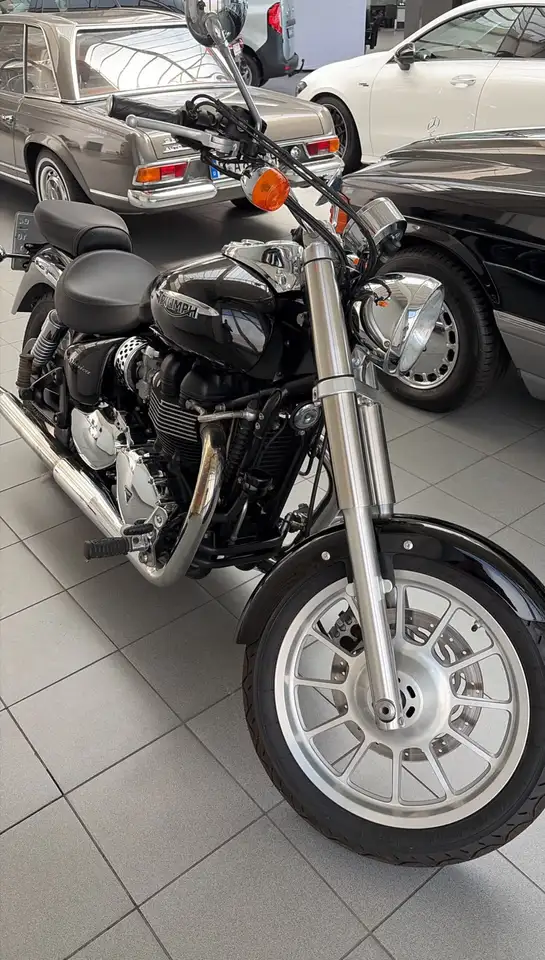 Triumph America LT