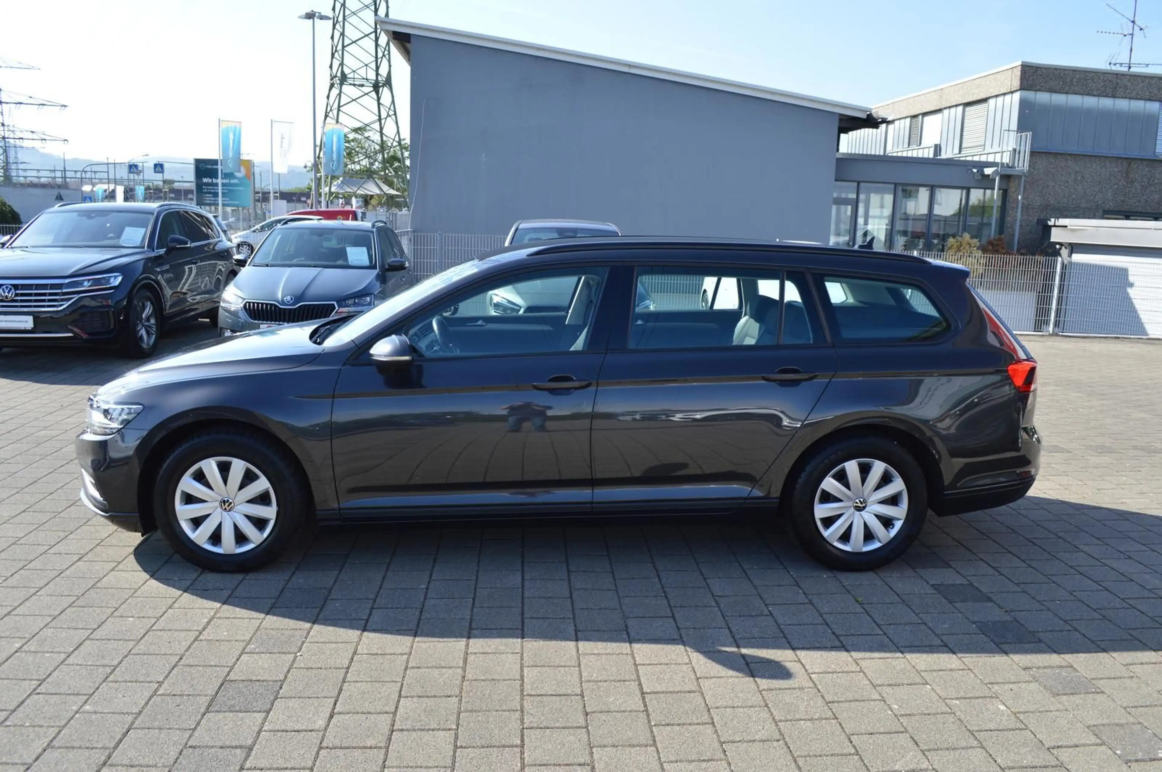 Volkswagen Passat Variant *LED*Navi*Kamera*ACC*Carplay*SHZ — photo 3