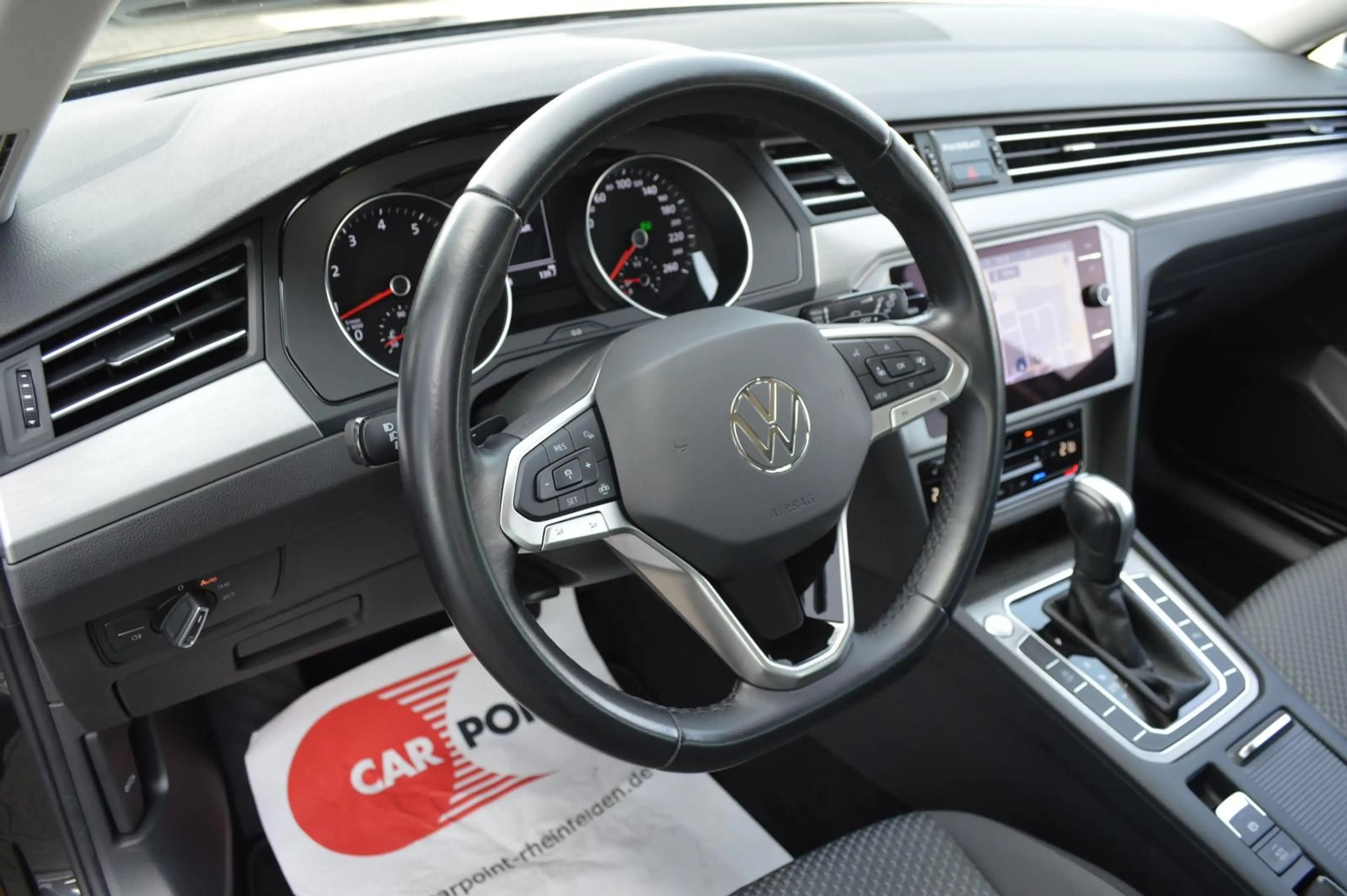 Volkswagen Passat Variant *LED*Navi*Kamera*ACC*Carplay*SHZ — photo 11