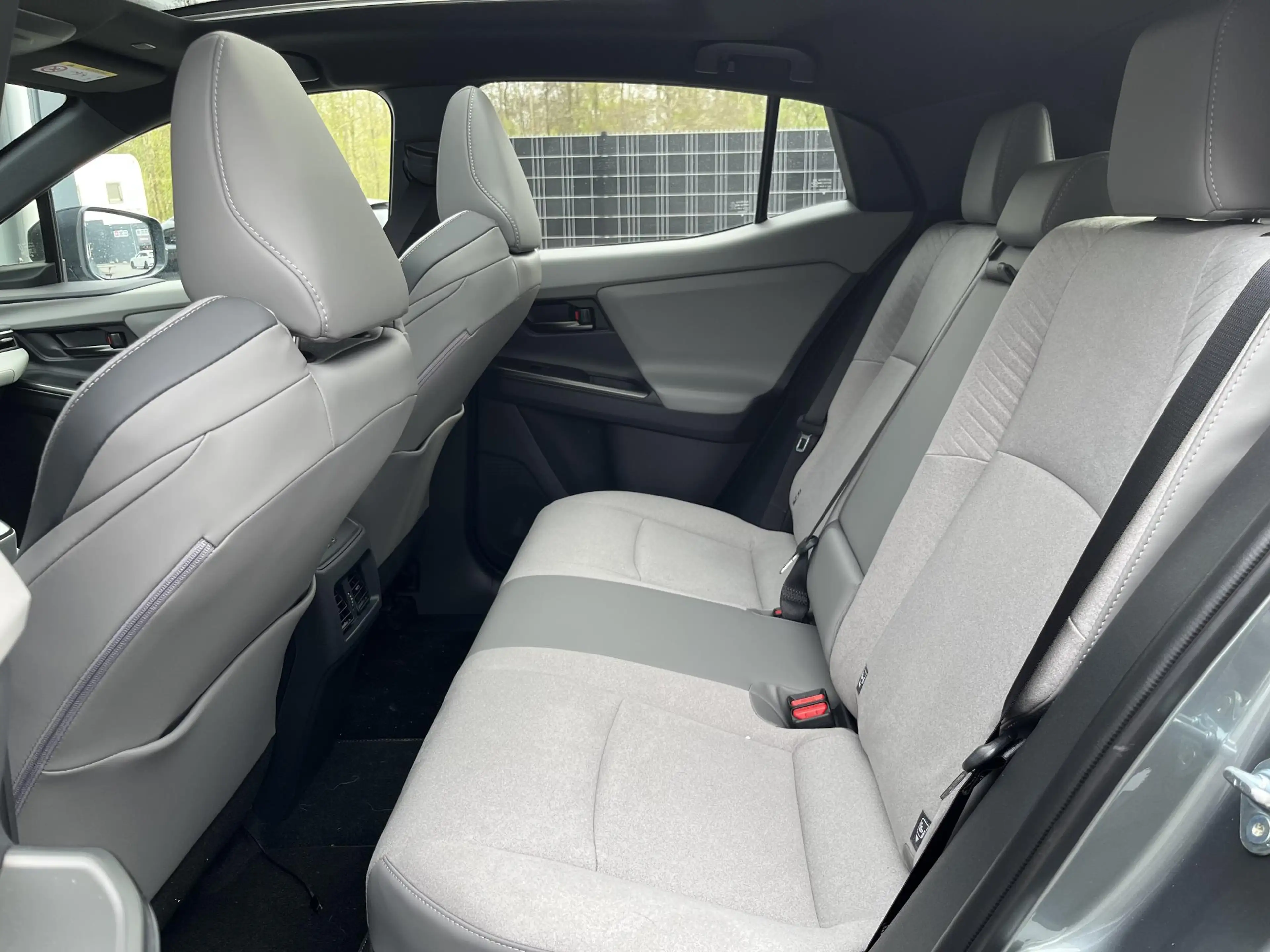 Toyota C-HR+ Executive AWD 77 kWh | Executive plus pack | Licht — photo 4