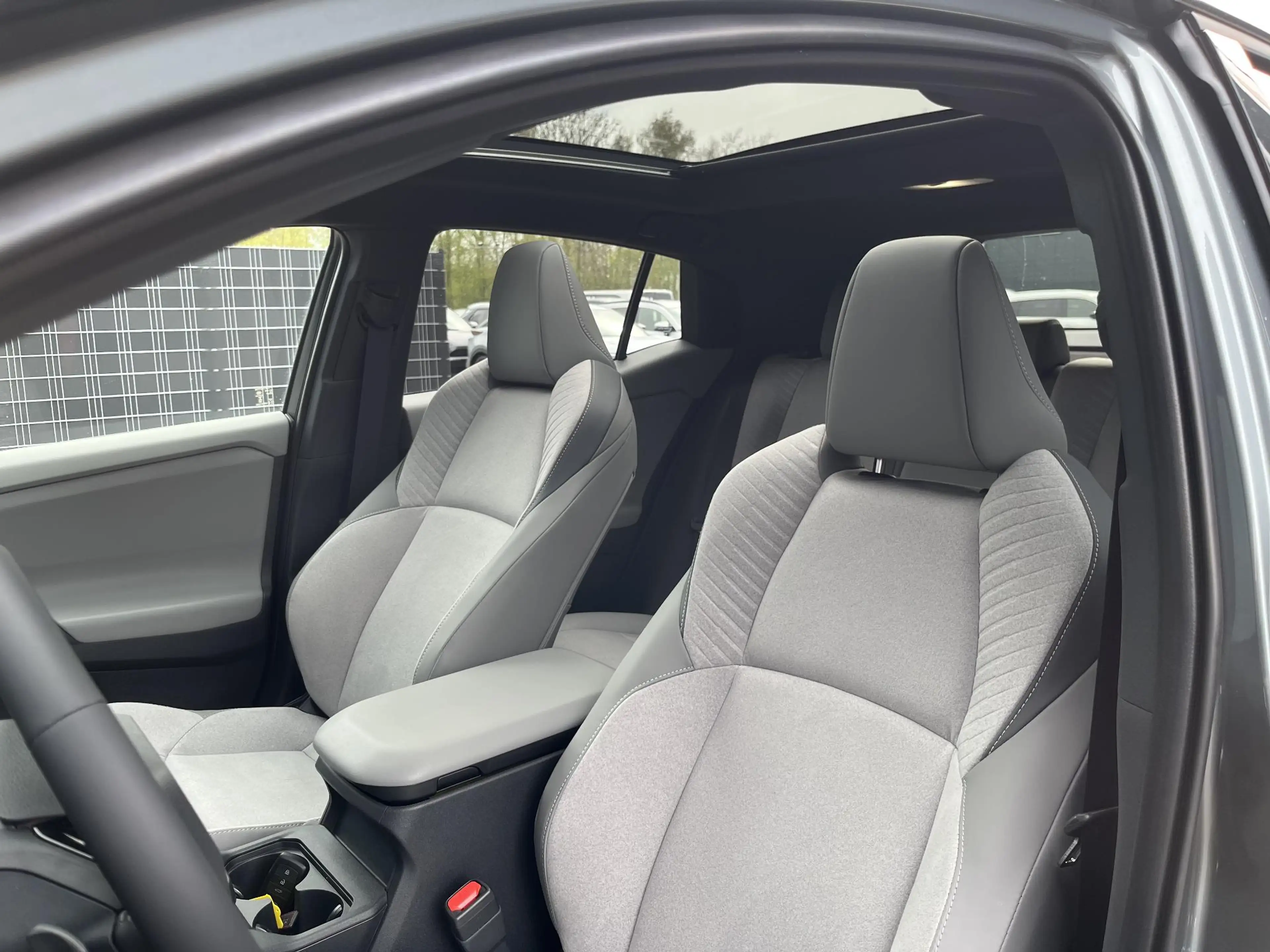 Toyota C-HR+ Executive AWD 77 kWh | Executive plus pack | Licht — photo 3