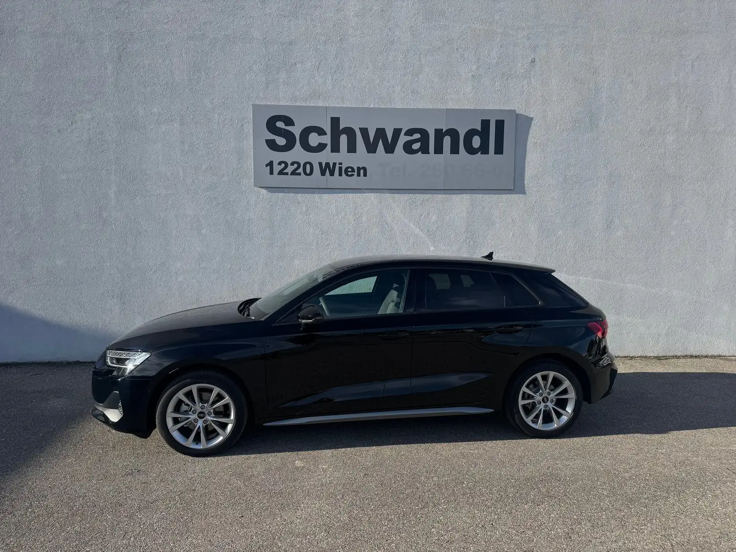 Audi A3 35 TDI Schwarz - 2