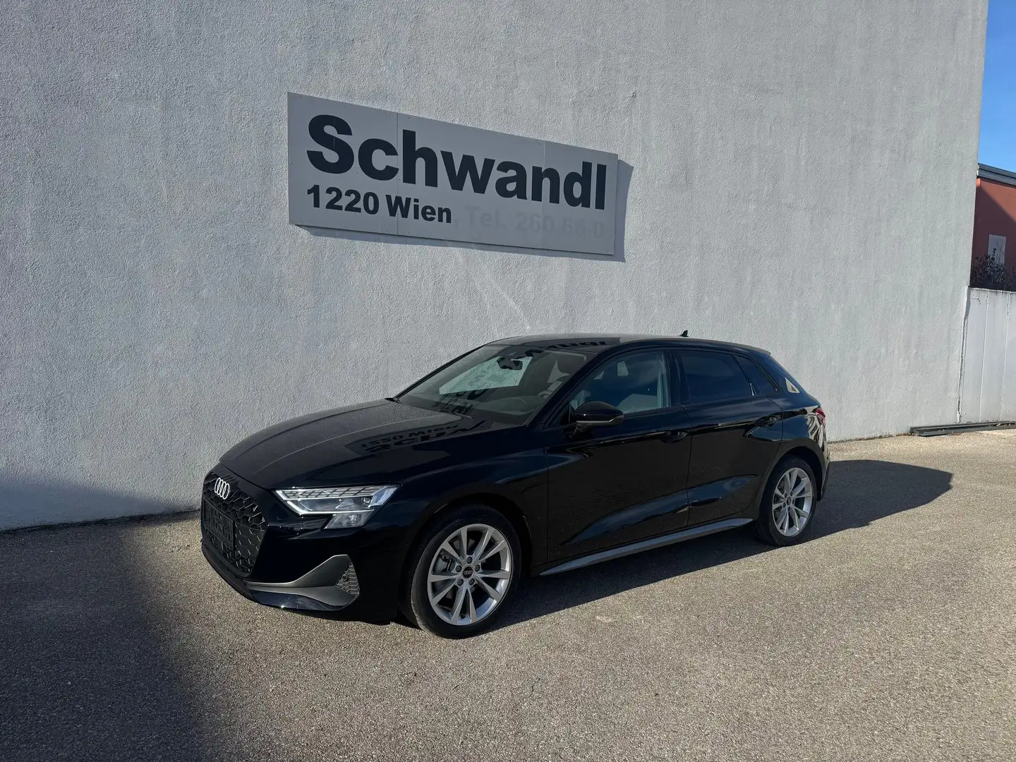 Audi A3 35 TDI Schwarz - 1