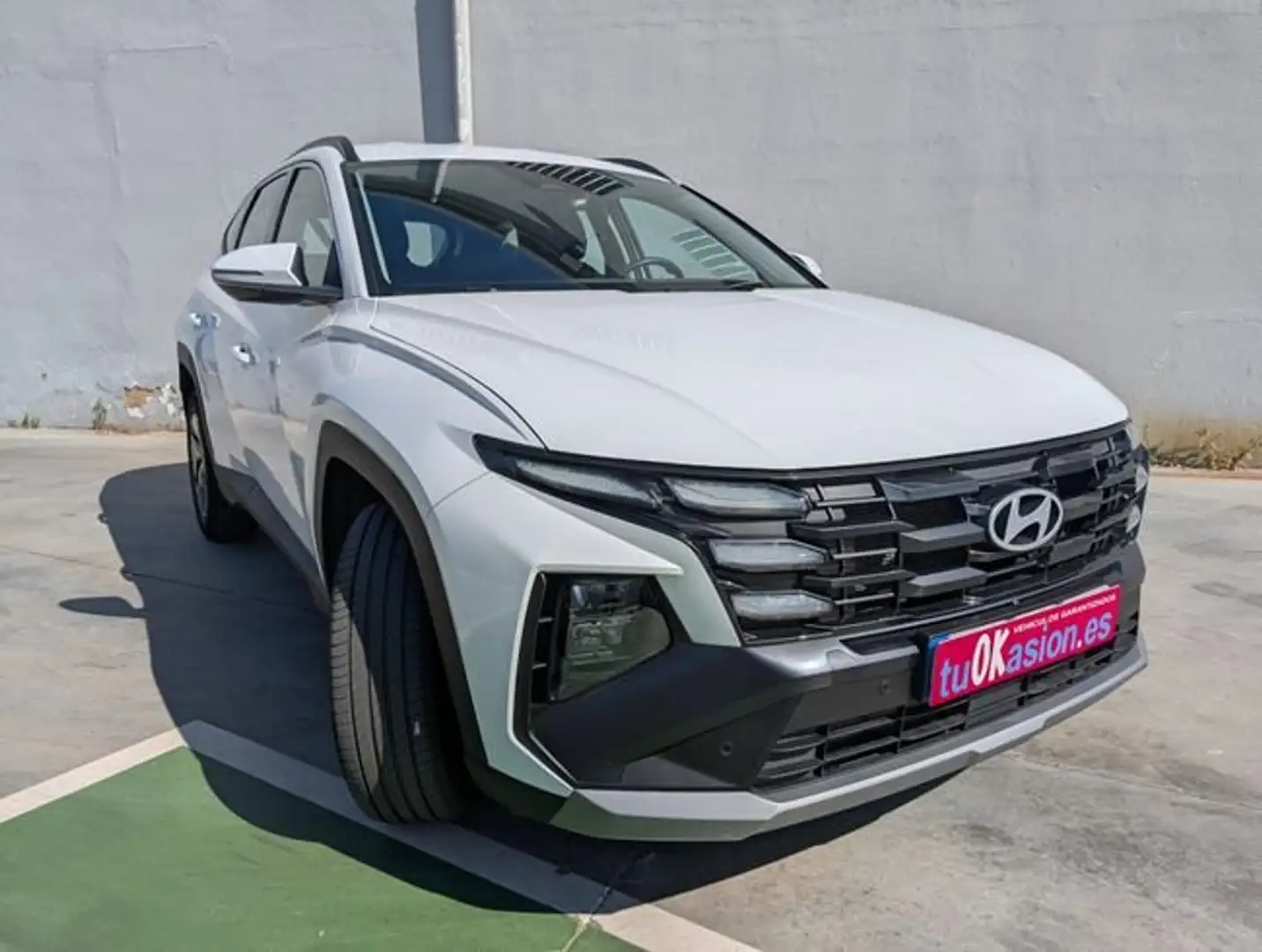 Hyundai TUCSON Maxx 1.6 T-GDi HEV 215 CV Blanco - 2