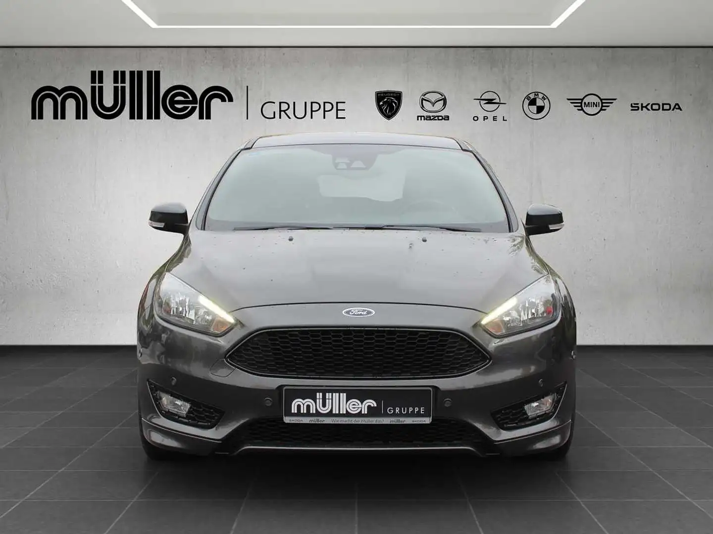 Ford Focus 1.0 EcoBoost ST-Line Grau - 2