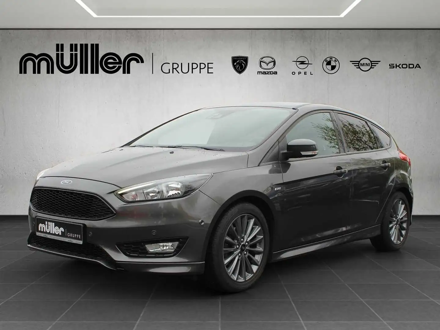 Ford Focus 1.0 EcoBoost ST-Line Grau - 1