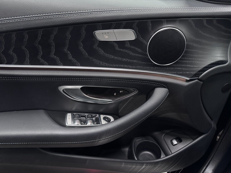 Mercedes-Benz E 400 T d 4M AMG+PANO+AHK+MULTIBEAM LED+360°+19" — photo 11