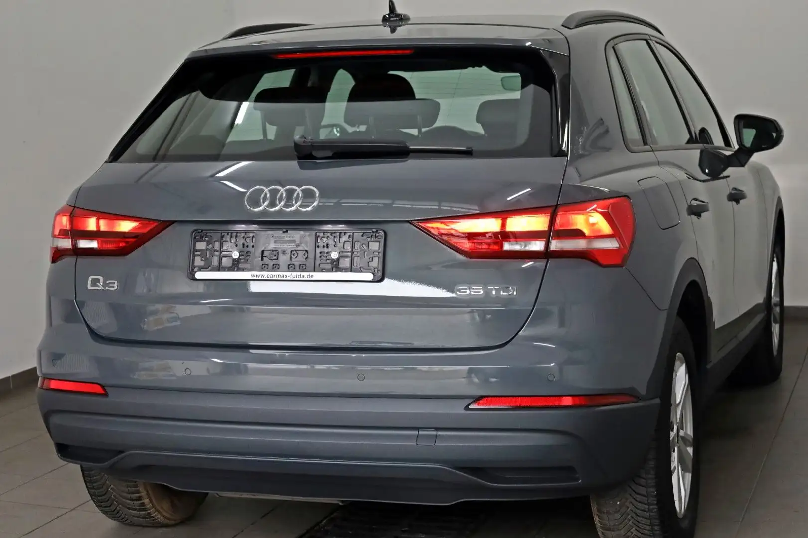 Audi Q3 35 TDI,Leder,Navi,LED,SH,Carplay,DAB Сірий - 2
