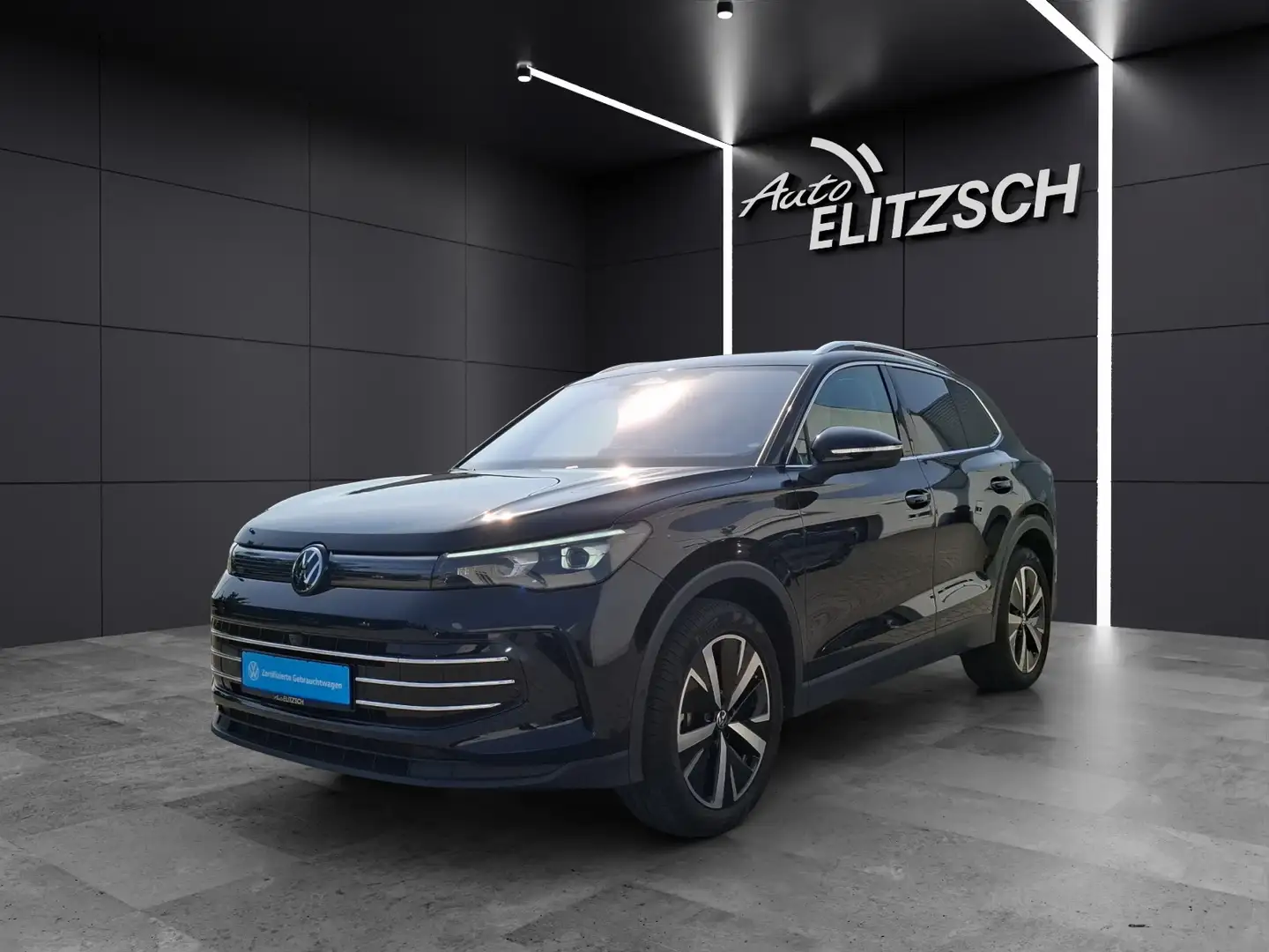 Volkswagen Tiguan TDI Elegance DSG Matrix STH AHK Navi Pano HUD A... Schwarz - 2
