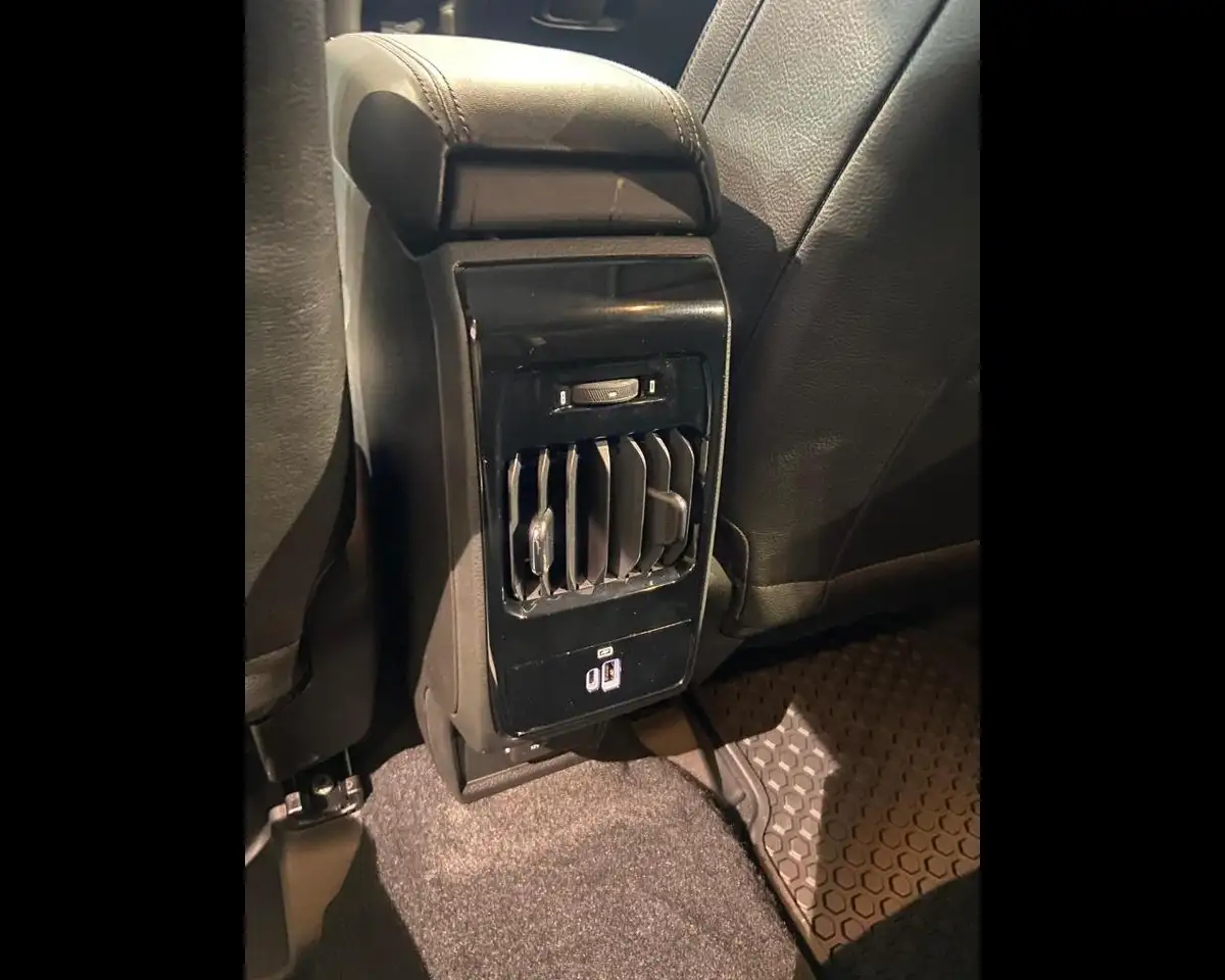 Jeep Compass 686 E-Hybrid My24 Summit 1.5 Turbo T4 E-Hybrid 130cv Fwd Dct7 13