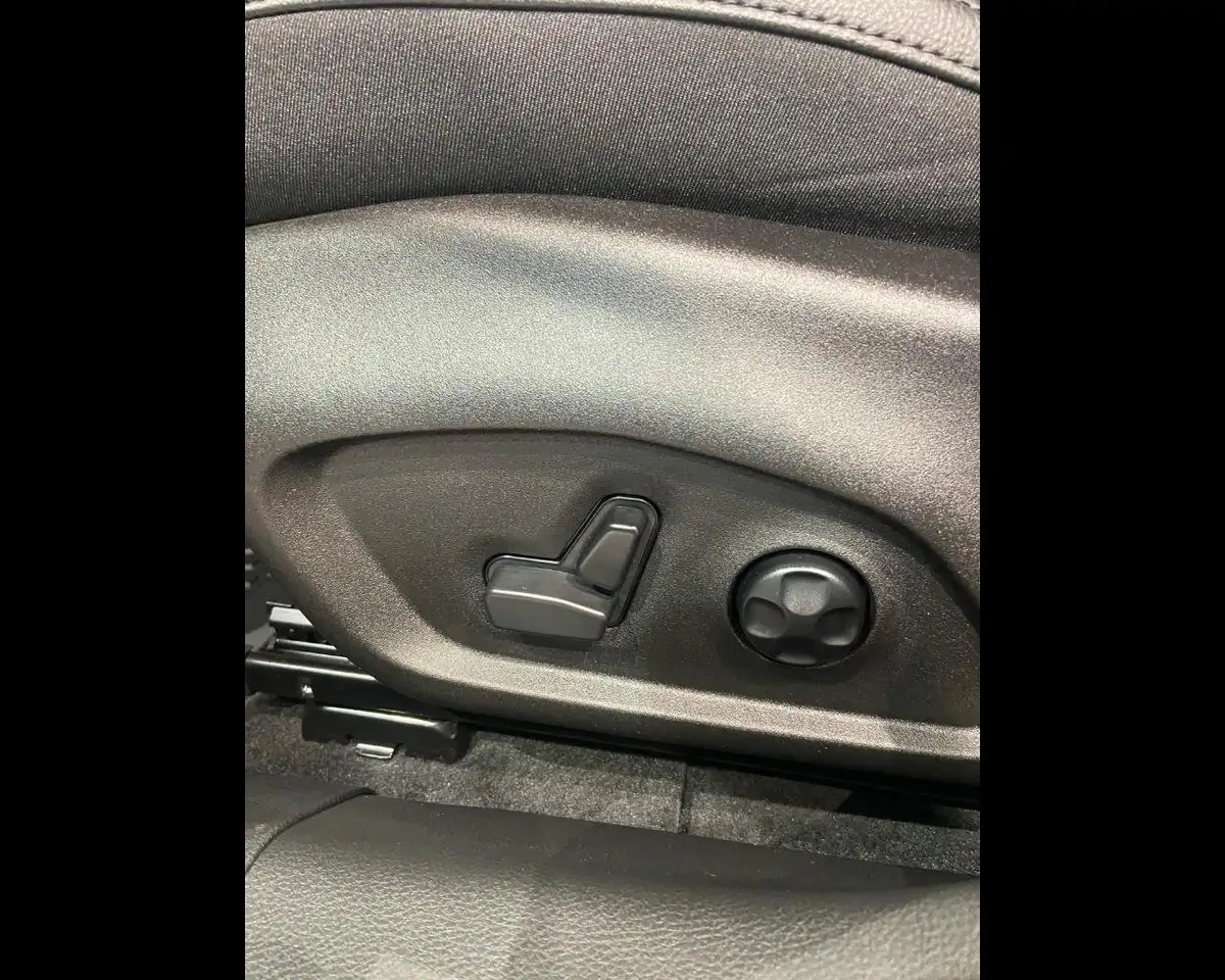 Jeep Compass 686 E-Hybrid My24 Summit 1.5 Turbo T4 E-Hybrid 130cv Fwd Dct7 11