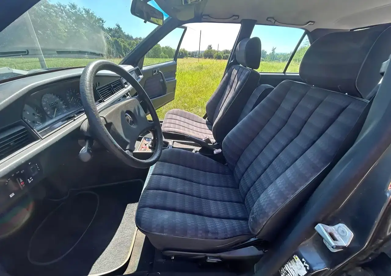 Mercedes-Benz 190 2.0 E 122cv, foto 4