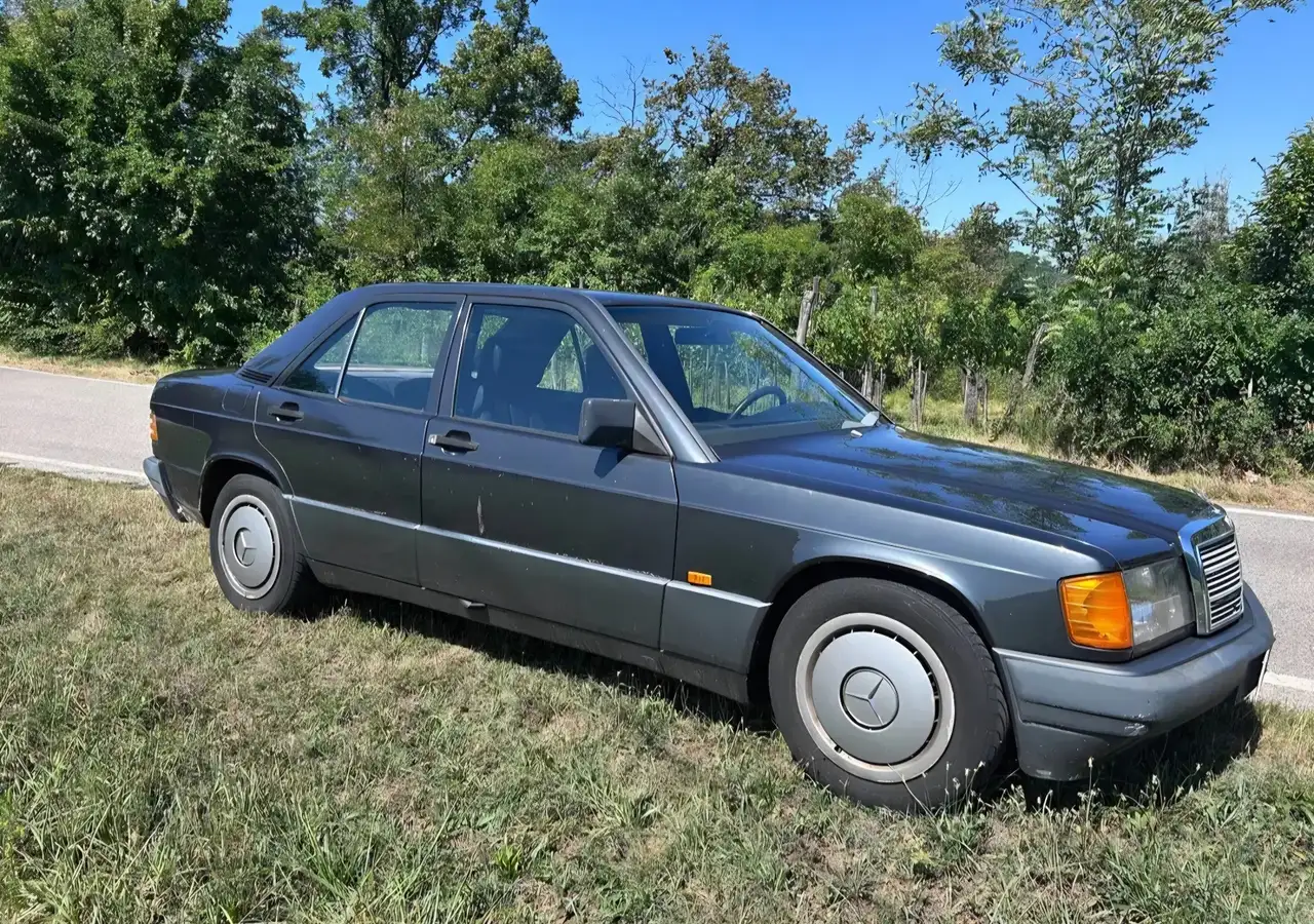 Mercedes-Benz 190 2.0 E 122cv, foto 2