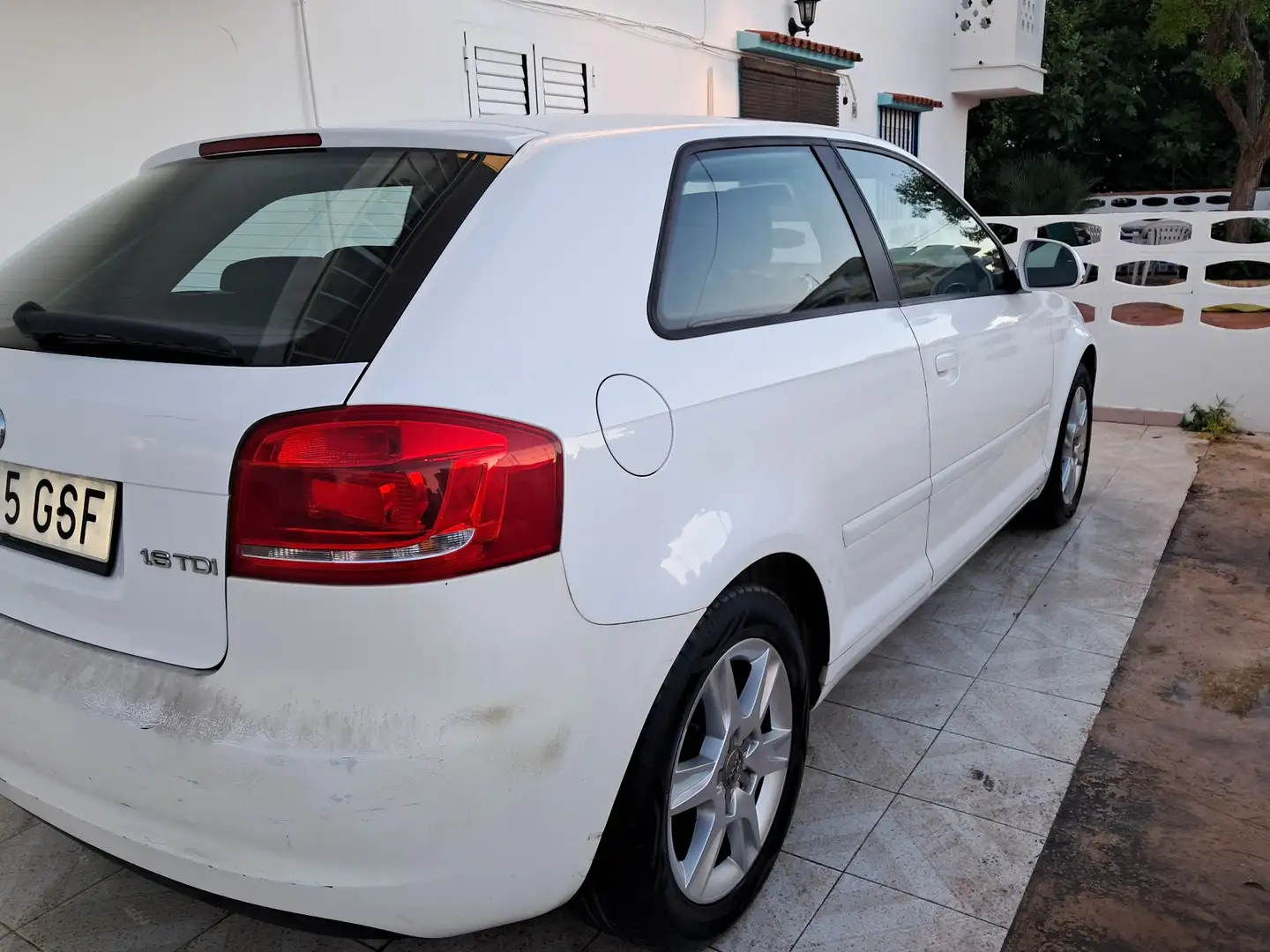 Audi A3 1.6TDI Attraction - 1