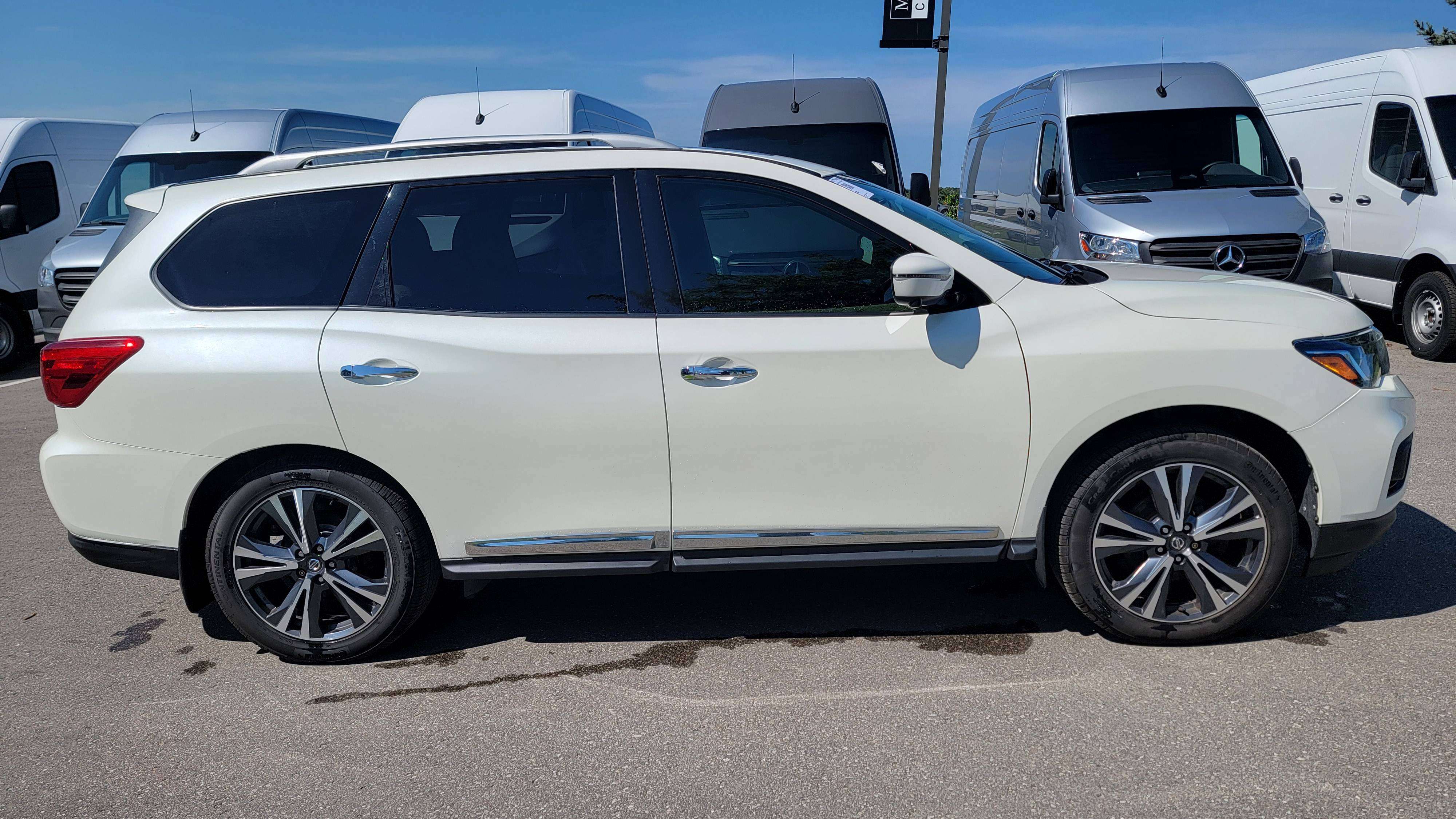 2020 Nissan Pathfinder 4x4 Platinum — снимка 1