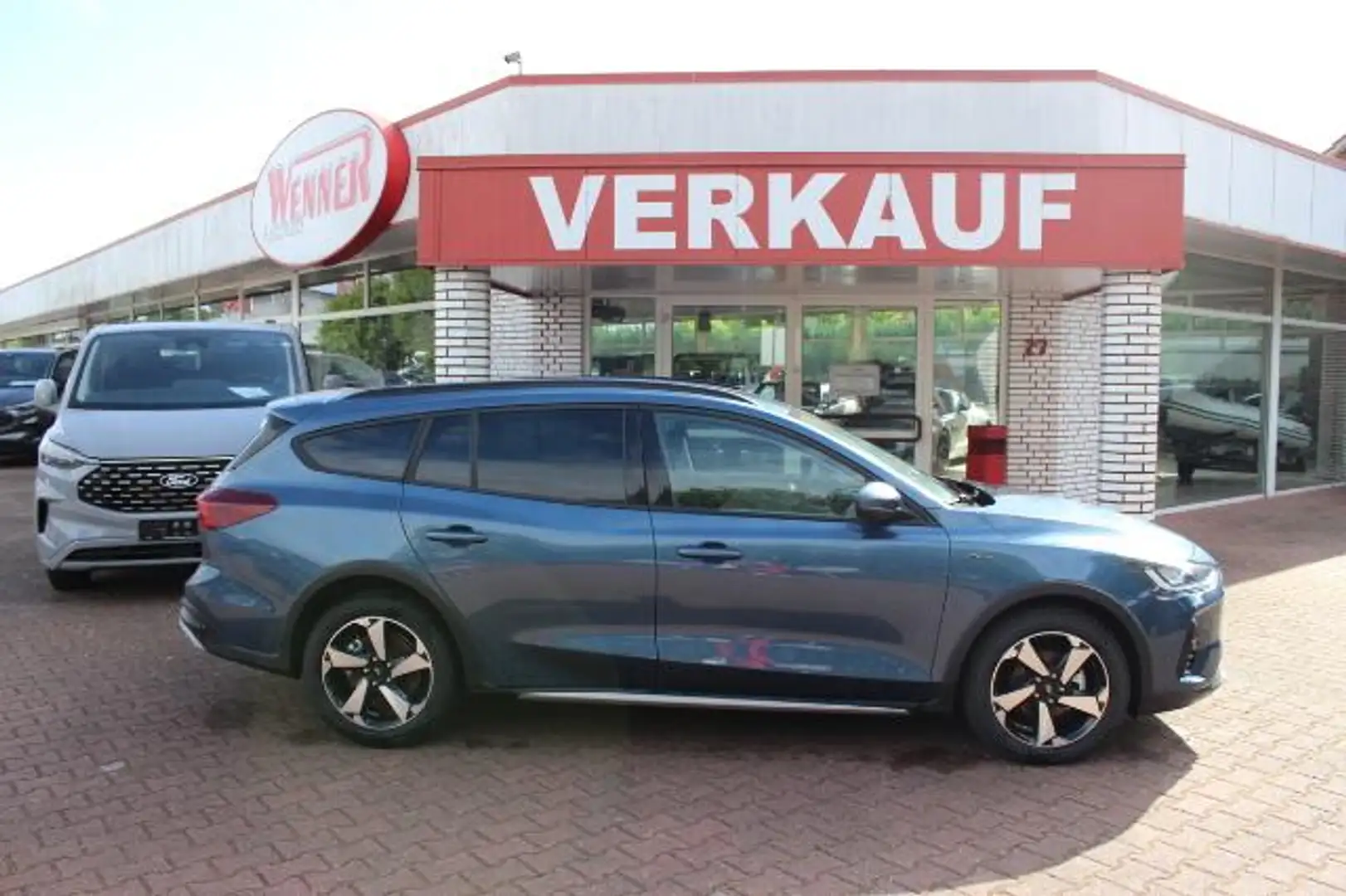 Ford Focus Active X Turnier Automatik AHK / TWA / GJR / FGS 5 Bleu - 2