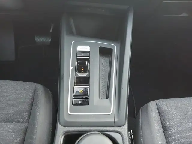 Volkswagen Golf view 9