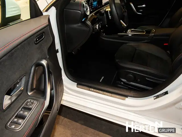 Mercedes-Benz CLA view 12