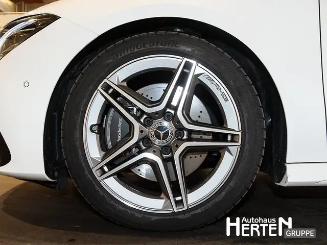 Mercedes-Benz CLA view 5