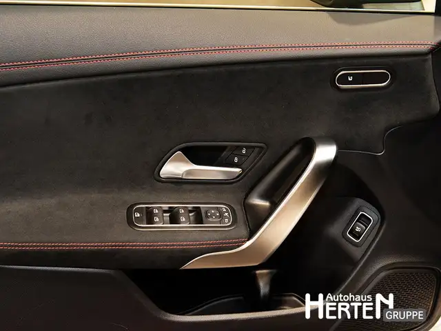 Mercedes-Benz CLA view 9