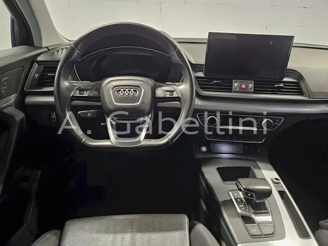 Audi Q5 view 7