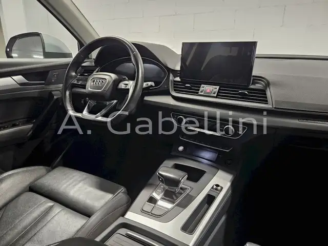 Audi Q5 view 6