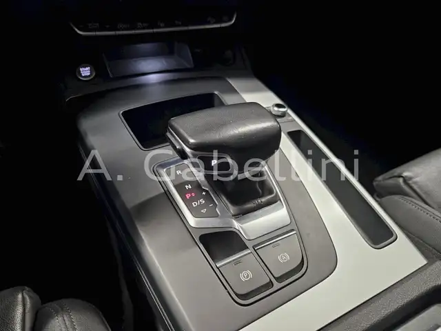 Audi Q5 view 9