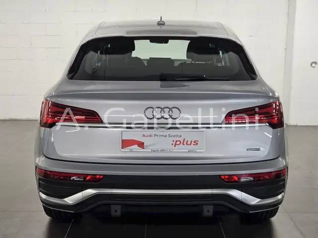 Audi Q5 view 5