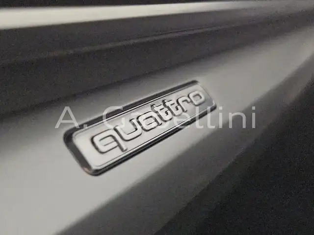 Audi Q5 view 15