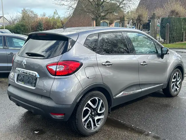 Renault Captur view 3